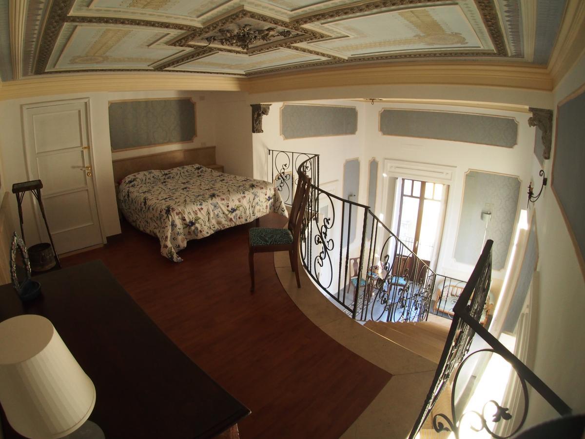 CASA FELICE nel centro storico, tra Etna e mare Appartamento Catania Esterno foto